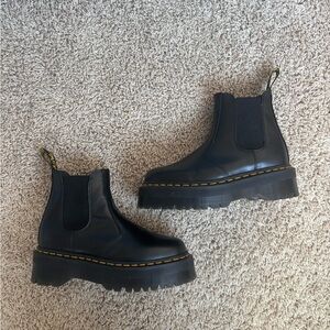 Doc martens 2976 platform women’s size 6